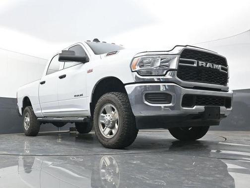 Bright White Clearcoat 2022 RAM 2500 Tradesman Crew Cab 4x4 6'4' Box