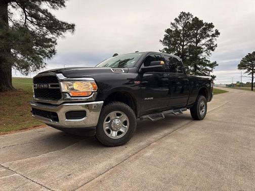 2020 RAM 2500 Tradesman Crew Cab 4x4 6'4' Box