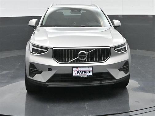 2024 Volvo XC40 B5 Plus Bright Theme