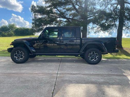Black Clearcoat 2023 Jeep Gladiator Rubicon