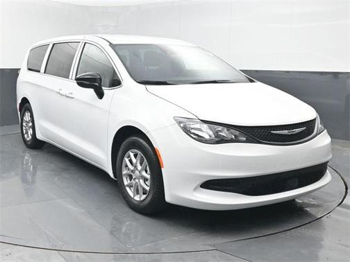 2026 Chrysler Voyager LX