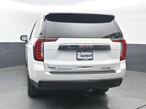 Summit White 2023 GMC Yukon 4WD AT4