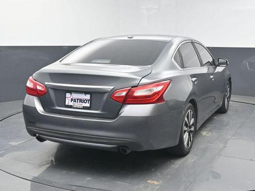 Gun Metallic 2017 Nissan Altima 2.5 SL