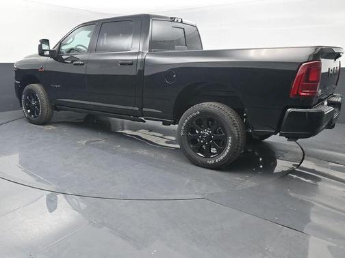 Diamond Black Crystal Pearlcoat 2026 RAM 2500 Laramie Crew Cab 4x4 6'4' Box