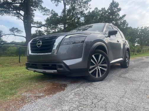 Gun Metallic 2025 Nissan Pathfinder Platinum 4WD