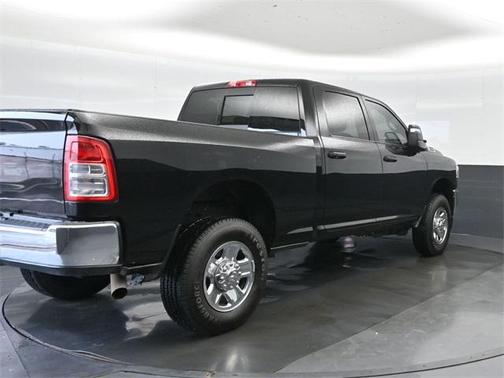 2024 RAM 2500 Tradesman Crew Cab 4x4 6'4' Box