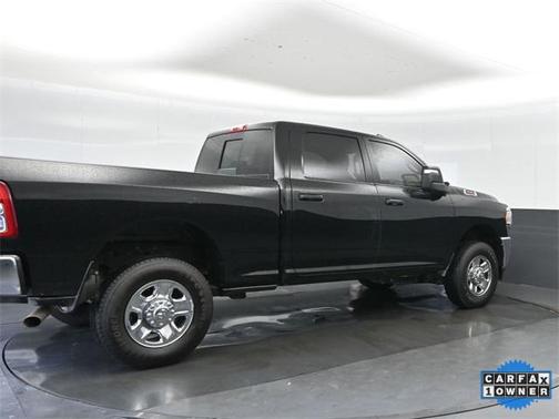 2024 RAM 2500 Tradesman Crew Cab 4x4 6'4' Box