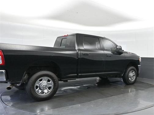 2024 RAM 2500 Tradesman Crew Cab 4x4 6'4' Box