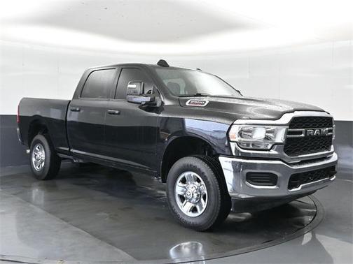 2024 RAM 2500 Tradesman Crew Cab 4x4 6'4' Box