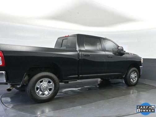 2024 RAM 2500 Tradesman Crew Cab 4x4 6'4' Box