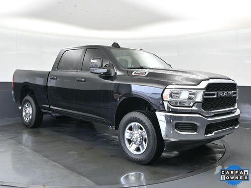 2024 RAM 2500 Tradesman Crew Cab 4x4 6'4' Box