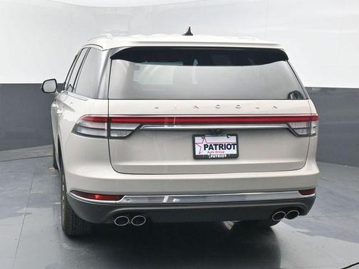 Ceramic Pearl Metallic Tri-Coat 2023 Lincoln Aviator Reserve