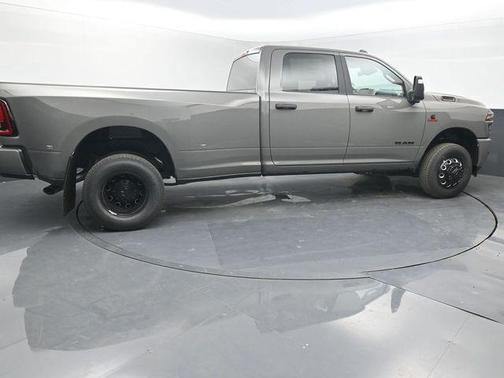 Ceramic Gray Clearcoat 2026 RAM 3500 Big Horn Crew Cab 4x4 8' Box