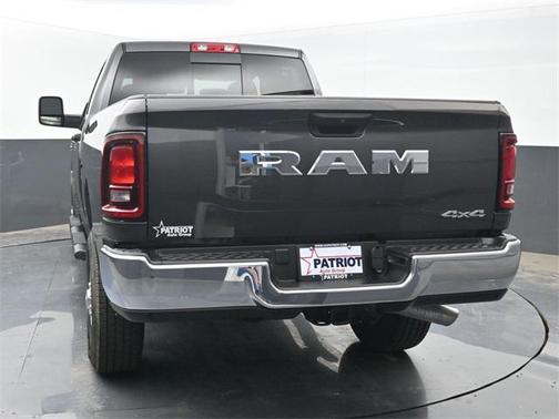 2025 RAM 2500 Tradesman Crew Cab 4x4 6'4' Box