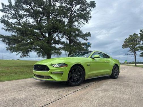 Grabber Lime 2020 Ford Mustang GT Premium