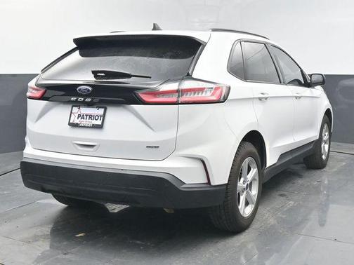 Oxford White 2022 Ford Edge SE