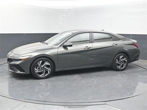 2025 Hyundai ELANTRA SEL