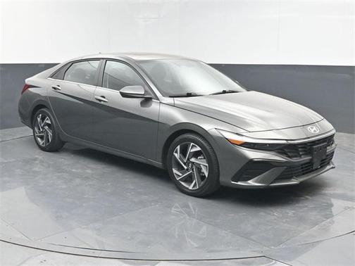 2025 Hyundai ELANTRA SEL