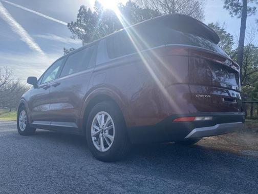 2023 Kia Carnival LX