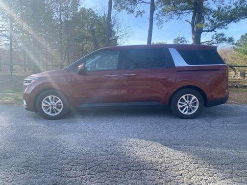 2023 Kia Carnival LX