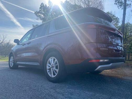 2023 Kia Carnival LX