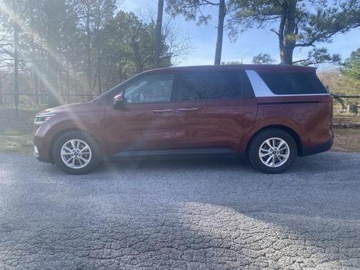 2023 Kia Carnival LX