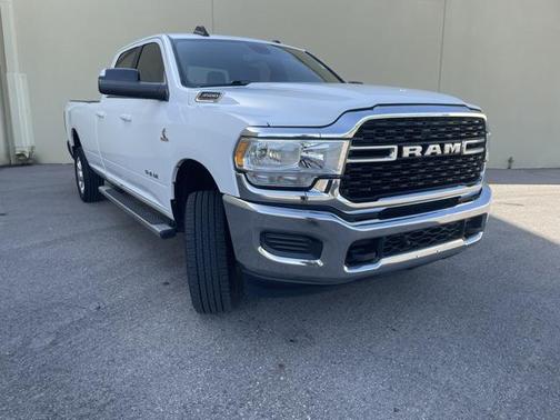 2022 RAM 3500 Big Horn Crew Cab 4x4 8' Box