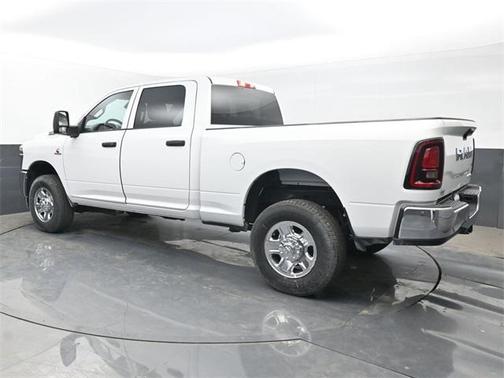 2025 RAM 2500 Tradesman Crew Cab 4x4 6'4' Box