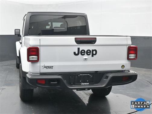 2024 Jeep Gladiator Sport S