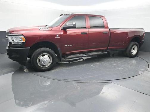 Delmonico Red Pearlcoat 2022 RAM 3500 Tradesman Crew Cab 4x4 8' Box