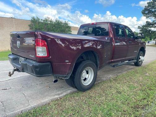 Delmonico Red Pearlcoat 2022 RAM 3500 Tradesman Crew Cab 4x4 8' Box