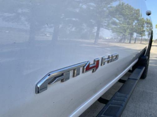 2024 GMC Sierra 2500 AT4