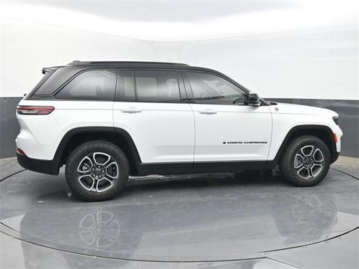 2022 Jeep Grand Cherokee 4xe Trailhawk