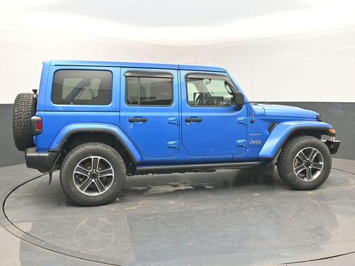 2023 Jeep Wrangler 4-Door Sahara 4x4