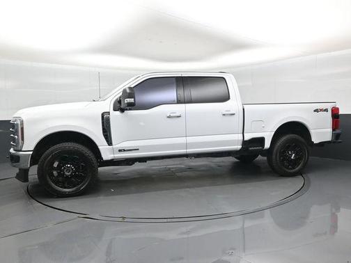 Oxford White 2024 Ford F-250 Lariat