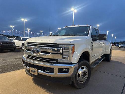 White Platinum Clearcoat Metallic 2019 Ford F-350 Lariat