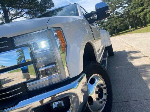White Platinum Clearcoat Metallic 2019 Ford F-350 Lariat