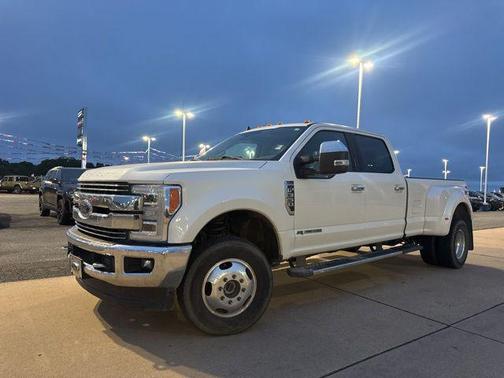 White Platinum Clearcoat Metallic 2019 Ford F-350 Lariat