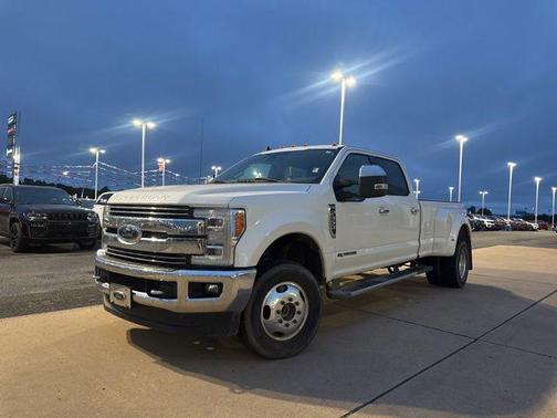 White Platinum Clearcoat Metallic 2019 Ford F-350 Lariat