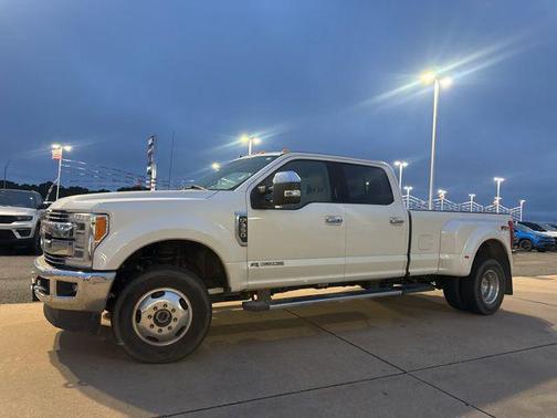White Platinum Clearcoat Metallic 2019 Ford F-350 Lariat