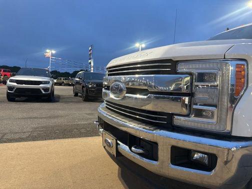 White Platinum Clearcoat Metallic 2019 Ford F-350 Lariat