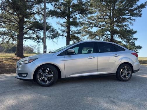 Ingot Silver 2018 Ford Focus SE