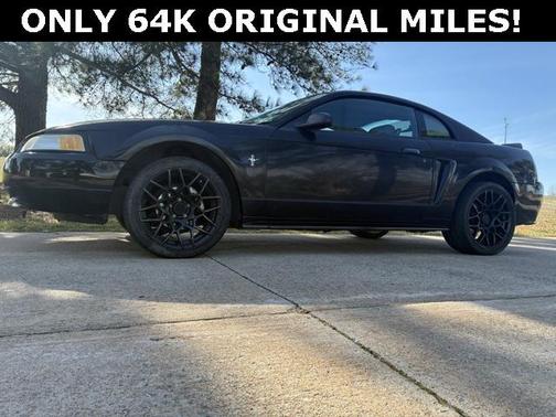 2000 Ford Mustang Base