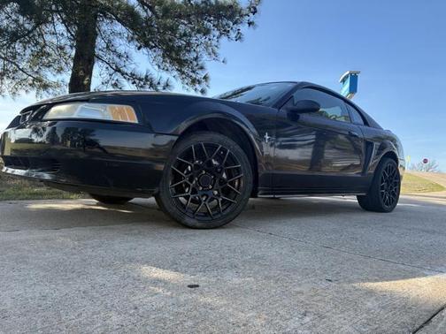 2000 Ford Mustang Base