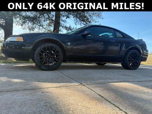 2000 Ford Mustang Base