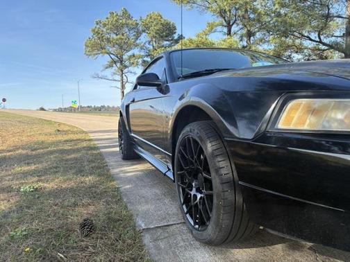 2000 Ford Mustang Base