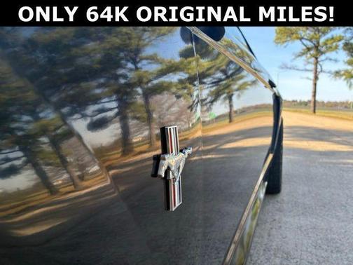 2000 Ford Mustang Base