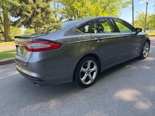 Gray 2014 Ford Fusion Hybrid SE