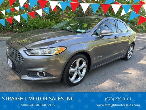 Gray 2014 Ford Fusion Hybrid SE