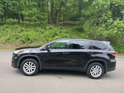 Black 2015 Toyota Highlander LE